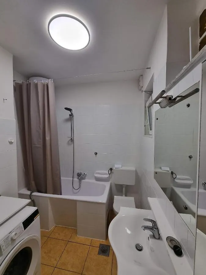 F13 Apartment Pula